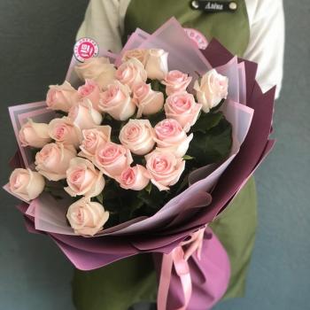 Бело-розовые розы 60 см (Россия) (Артикул - 63054)